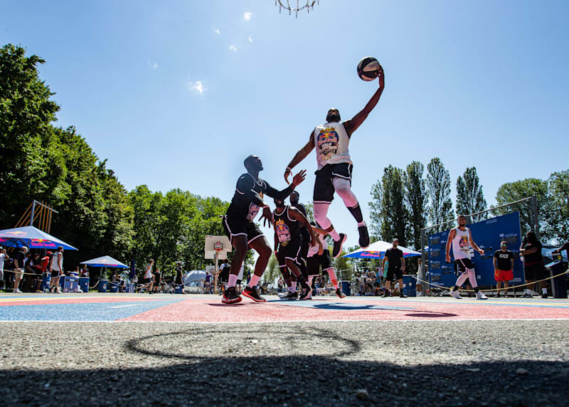 Red Bull Half Court: 3on3 basketball challenge