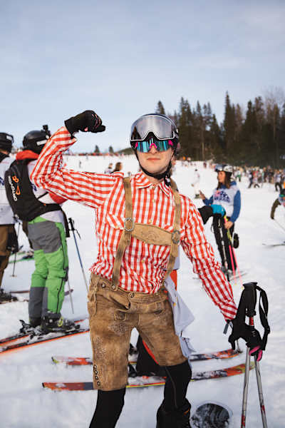 Dressed for racing? Not so much. Dressed for Timmerstugan? Absolutely.