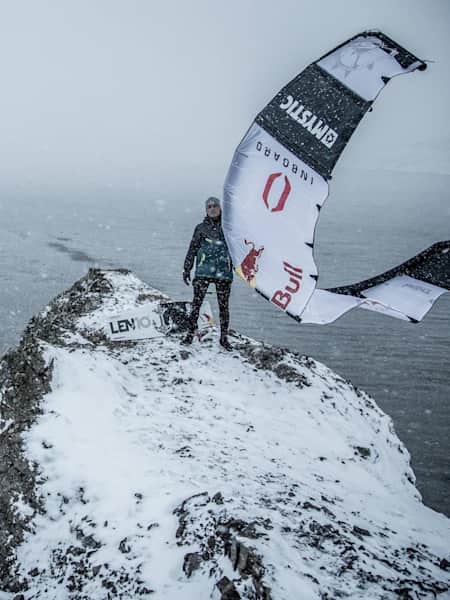 Kitesurfing winter tips How to keep warm in water