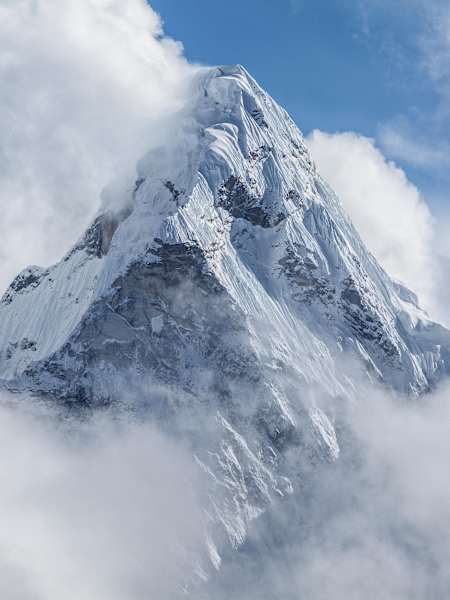 Les vrais dangers de l'ascension de l'Everest avec l'explorateur Matthew Dieumegard-Thornton.