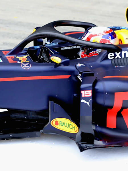 Une des premières voitures Red Bull Racing équipée d'un halo de protection.