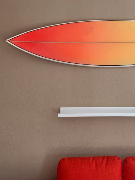 12 ideas para decorar tu casa con tablas de surf
