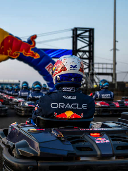 Red Bull Max vs. 100