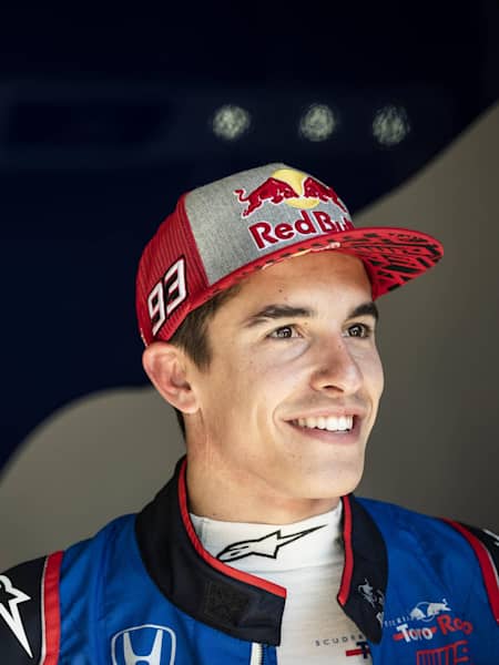 Toro rosso hat top