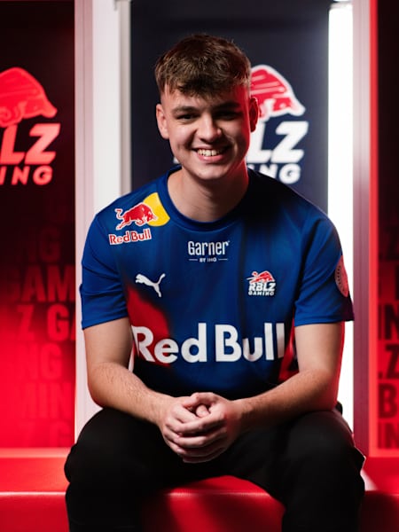 Donovan 'Tekkz' Hunt at his first photo shoot for RBLZ Gaming.