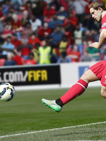Liverpool player Jordan Henderson's character from FIFA 16 in action