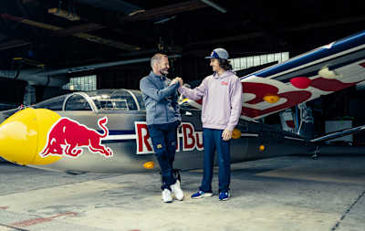 Red Bull Blanix所属パイロットのエワルド・ロイスナーとドメン・スコフィッチ