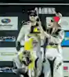 Rachel a Gee Atherton na bedně v Cairns
