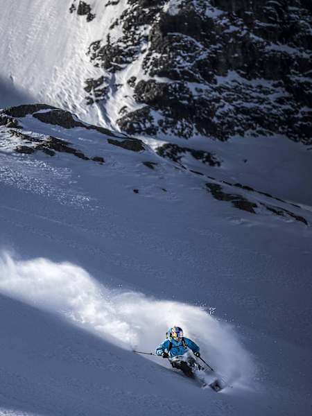 Photo of Andrzej Bargiel skiing.