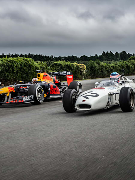 F1日本GP特別企画】マックス・フェルスタッペンがホンダRA272をドライブ。