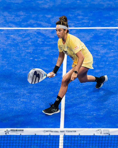 Claudia Fernandez Sanchez of Spain and Beatriz Gonzalez Fernandez of Spain compete during the OOREDOO QATAR MAJOR PREMIER PADEL in Doha, Qatar on April 18, 2025