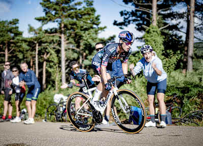 Primož Roglič in de slotkilometer op de slotklim van Etappe 19 van Logroño naar Alto De Moncalvillo (ESP/168km) van de 79e La Vuelta Ciclista a España 2024 op 6 september.