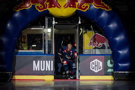 Entrée du Red Bull Munich pour un match de la Ligue des Champions de Hockey.