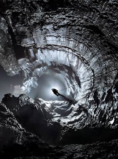 Meet leading cave explorers and photographers – profile