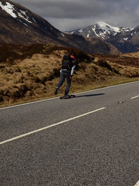 Skateboard : Les routes préférées du globe skater qui a fait le tour du monde en longboard.