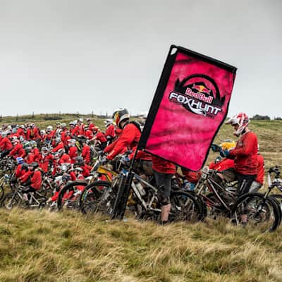 450 riders get ready to attack the 2017 Red Bull Foxhunt