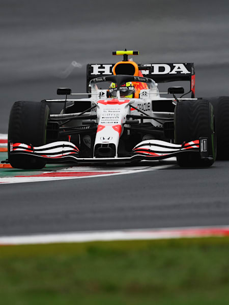 Sergio Perez precede Lewis Hamilton in Turchia