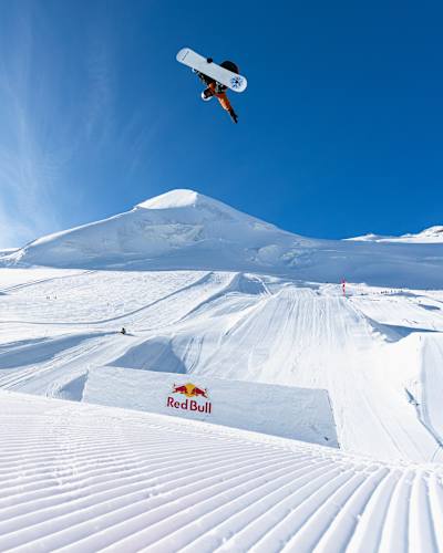 Mark McMorris airtime during the Red Bull Perfomance camp