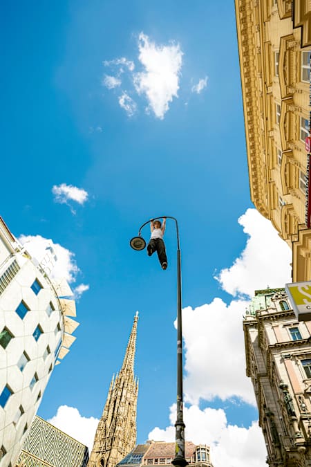 Amir K. 2014 hängt am Stephansplatz ab.