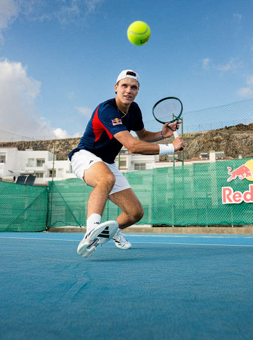 Jakub Menšík na kurtu