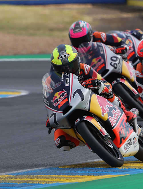 Fernandesz ahead of Ogiwara and Bujosa - Race 1 Le Mans 2026