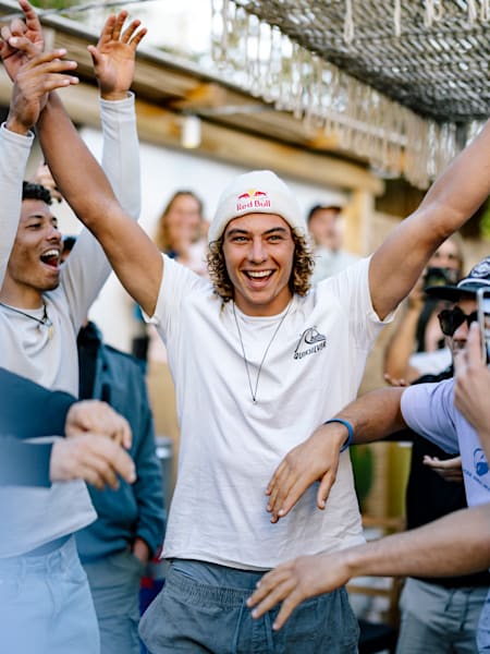 Lennart Neubauer wins freestyle windsurfing title in Naxos