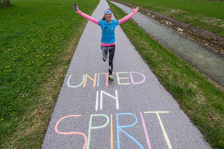 Läuferin bei der siebten Ausgabe des Wings for Life World Run - App Run in Altenmarkt, Österreich, am 3. Mai 2020.
