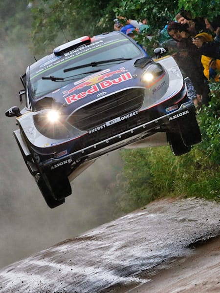 Sébastien Ogier en acción durante el Campeonato del Mundo de Rallies FIA 2017 en Mikolajki, Polonia el 30 de junio de 2017