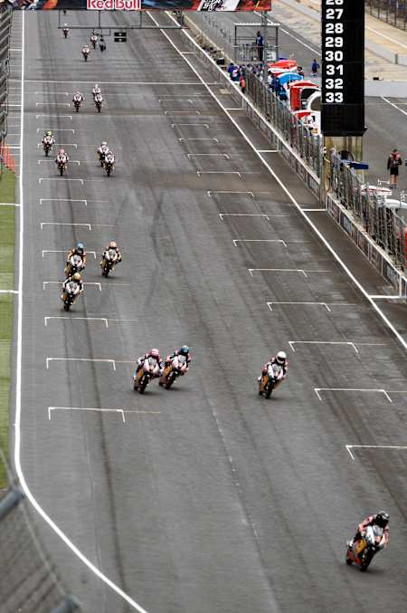 Rookies coming down the finish straight in Indianapolis 2008
