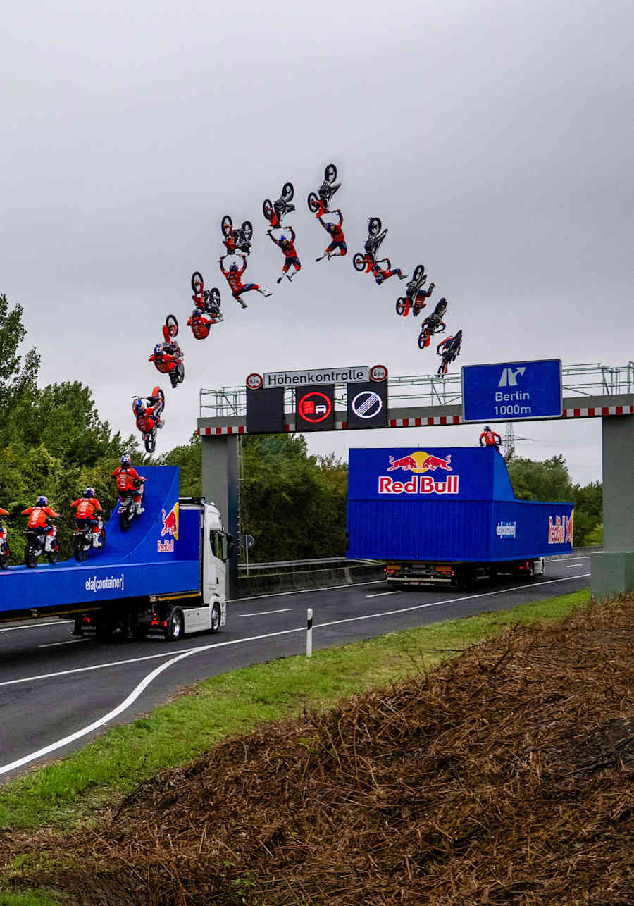 Red Bull Energy Drink – 翼をさずける.