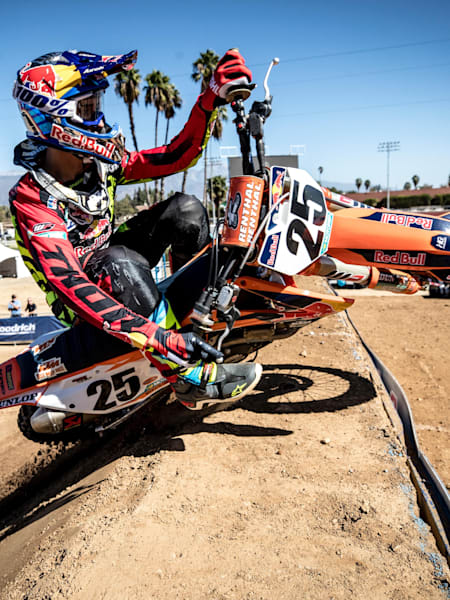 Marvin Musquin, vainqueur de l'édition 2017 de la compétition SX Red Bull Straight Rhythm 2017.