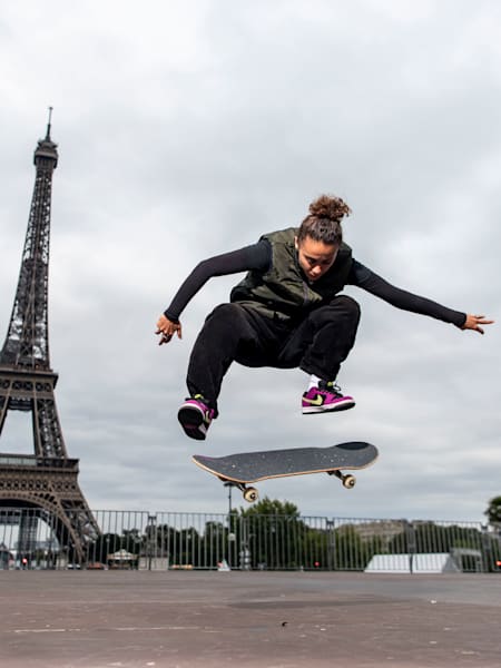 El perfecto terreno llano del Trocadero de París acogió improvisadas sesiones de skate en toda la periferia de la Red Bull Paris Conquest.
