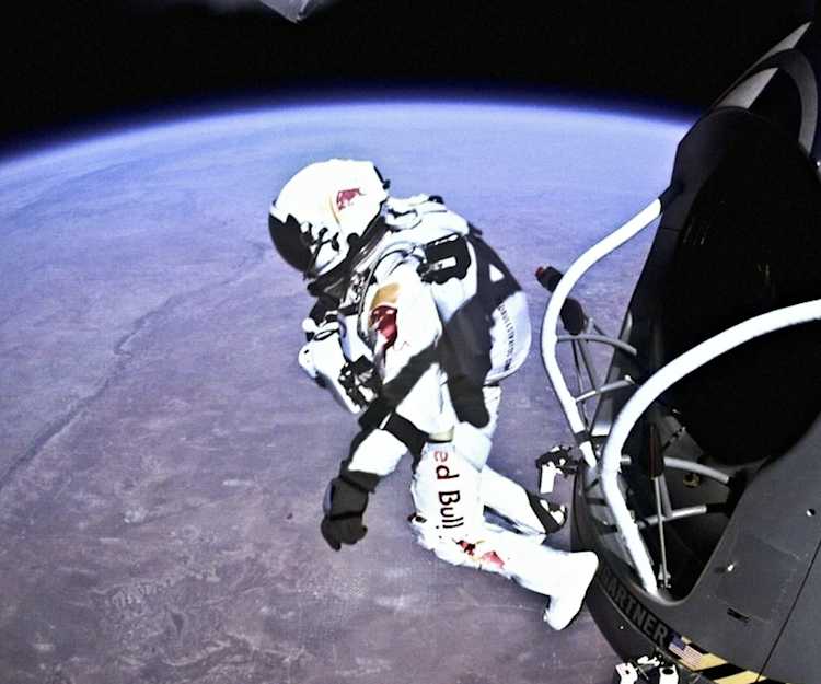 Felix Baumgartner S Space Jump Rare 10 Minute Footage