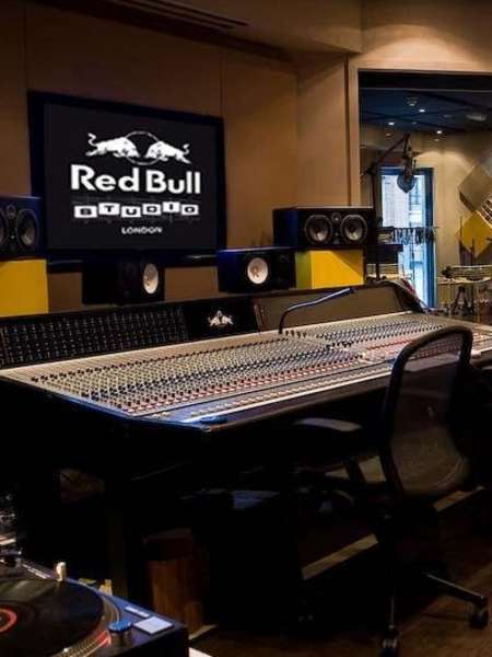 Studio Brussel @ the Red Bull Studio in London