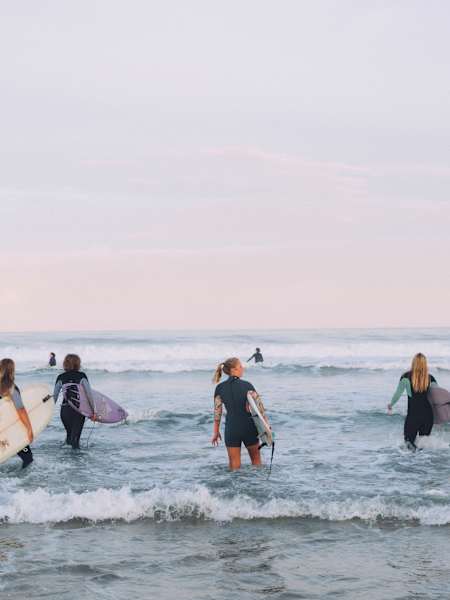 O’Neill’s Women of the Wave