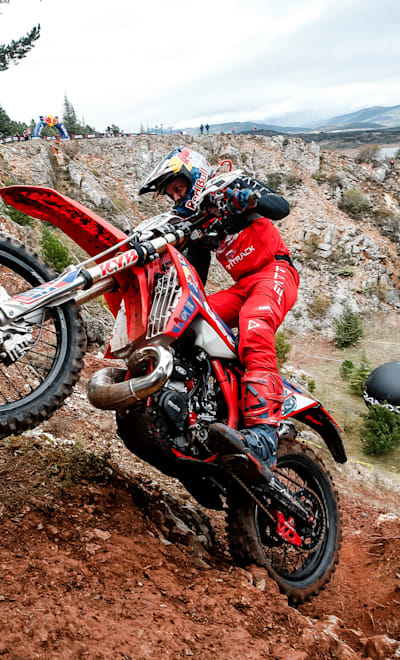 Jonny Walker races at Hixpania Hard Enduro in Aguilar de Campoo, Spain on October 3, 2021