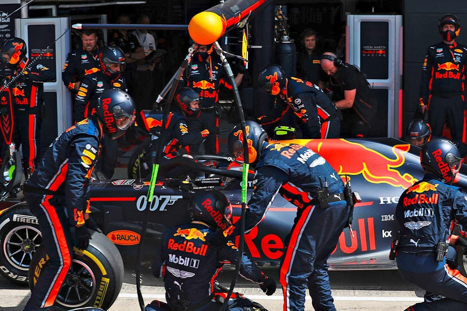 1 82 Sekunden Rekord Boxenstopp Von Red Bull Racing
