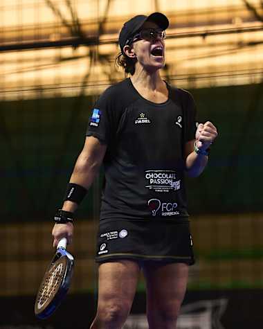Lucia Sainz and Patricia Llaguno celebrate a powerful moment during the Oysho Milano Premier Padel P1 in Milan, Italy, on October 9, 2025. Dynamic teamwork energises the court