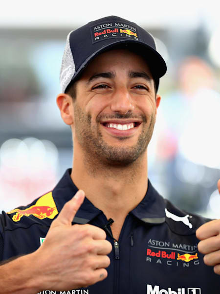 F1ベンツレーシングスーツラブブ(ラブブは含みません)⚠️数量限定 F1ベンツレーシングスーツラブブ 数量限定 - メルカリ