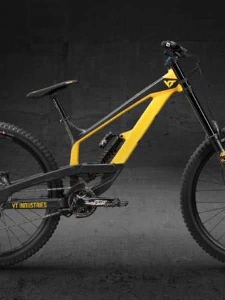 TUES AL in COAL GREY / FALLOUT YELLOW