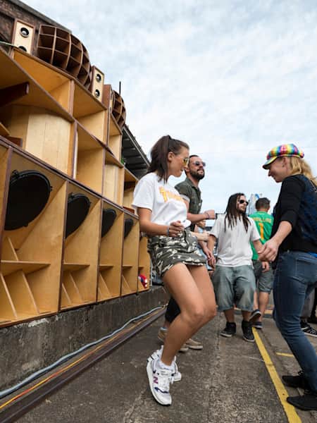 Sound System no Antipodean Reggae Soundsystem Carnival em Sydney, Australia, em 2016.