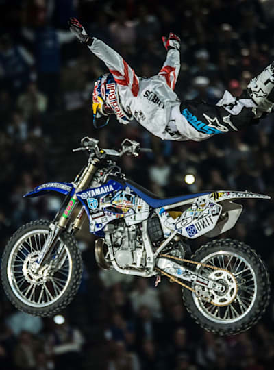 Tom pages. Фристайловый Ямаха. Tom Pages FMX 1ю2013. Freestyle Dubai.