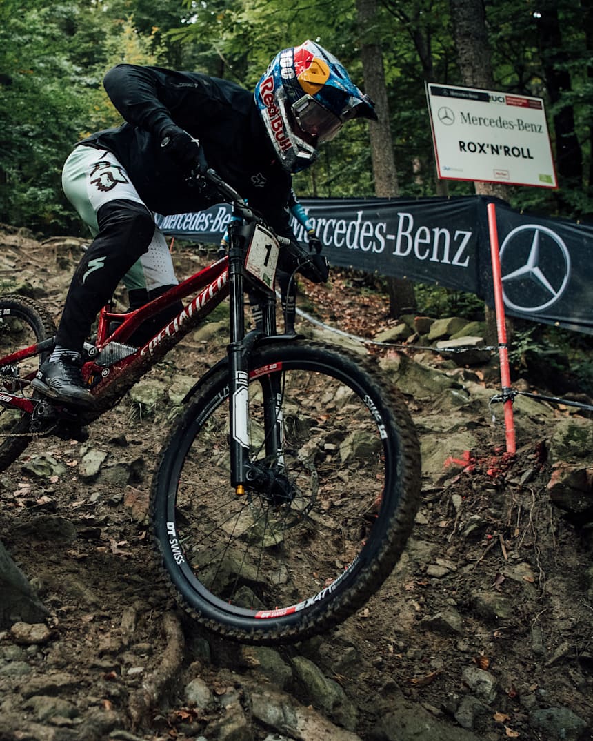 Best Downhill Mountain Bikes 2021 These Are The Top 8