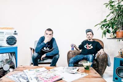 La playlist des rappeurs Bigflo & Oli des titres qu’ils écouteraient selon des situations précises.