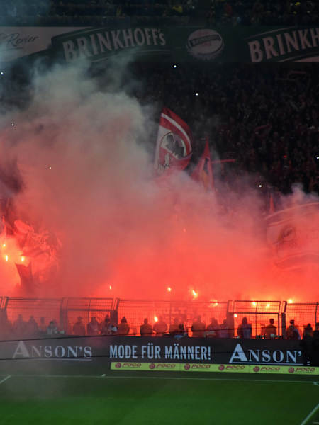 Supporters aperçus à Dortmund, Allemagne.