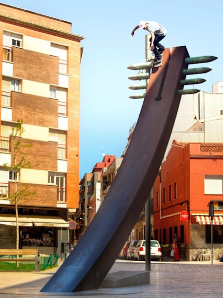 Ryan Sheckler drops in on a sculpture in Spain