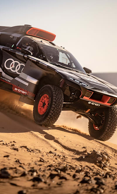 Carlos Sainz perform during testing of the Audi RS Q e-tron in Erfoud, Morocco on November 8, 2021.