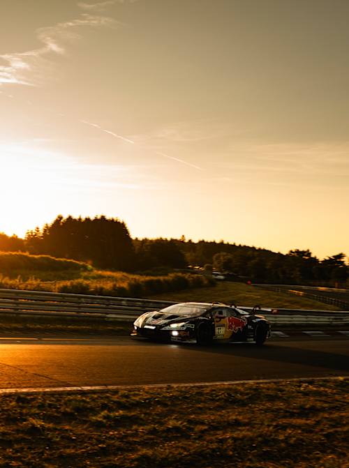 Red Bull Team ABT bei den 53. ADAC RAVENOL 24h Nürburgring im Juni 2025.