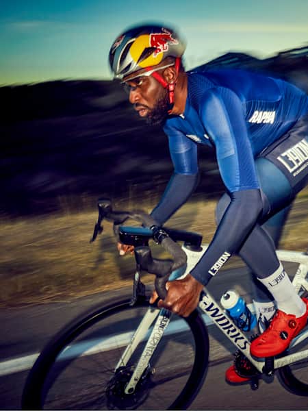 Cycliste homme connu deals