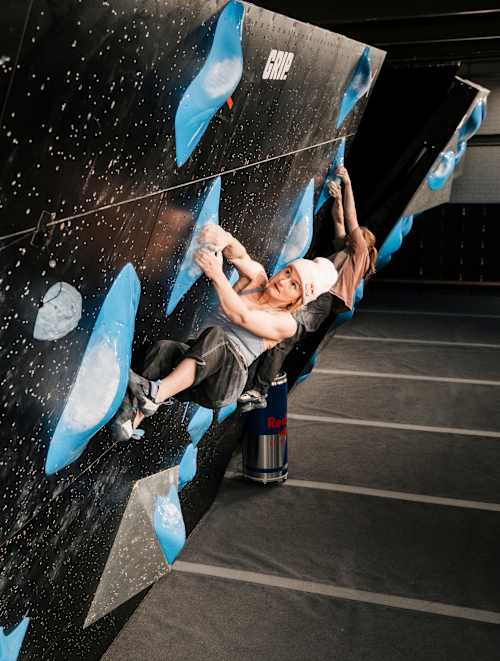 Shauna Coxsey and Erin McNeice perform during the PCL Test Event in Nijmegen, Netherlands on December 15, 2025